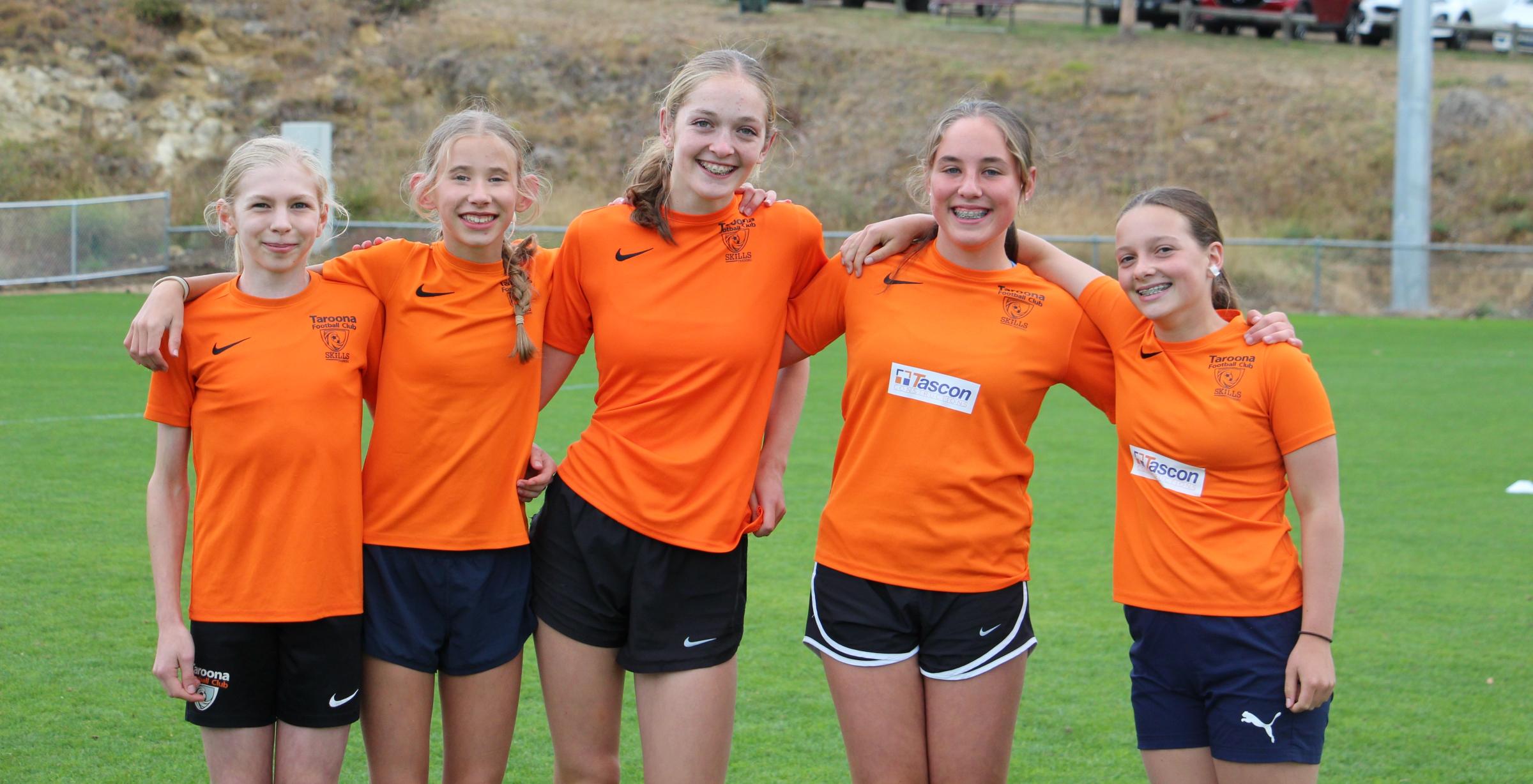 A group of girls who play for Taroona FC