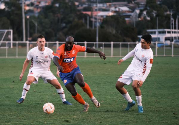 New Signing Kingsley Shun in Action for Riverside against Glenorchy Knights. Picture By Will Fleming